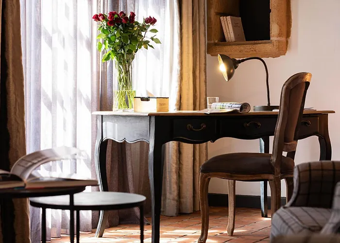 Logis Hôtel et Spa le Savigny